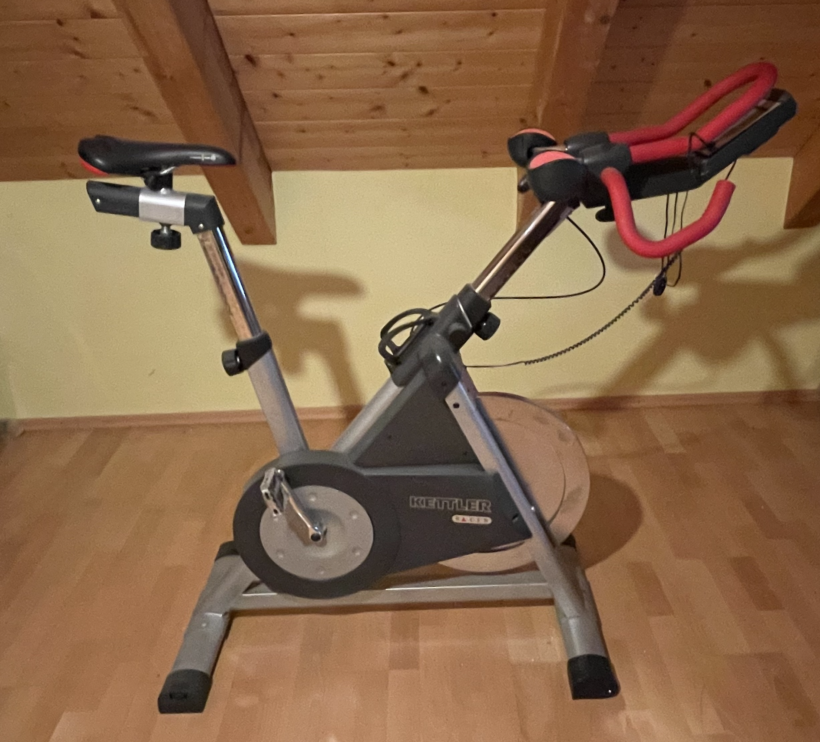 50€ - KETTLER SPORT-FahrradHeimtrainer (Race BikeHometrainer) - Fitness Device